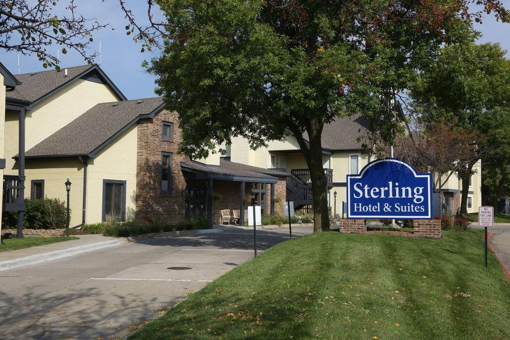 Sterling Hotel And Suites Clive Экстерьер фото